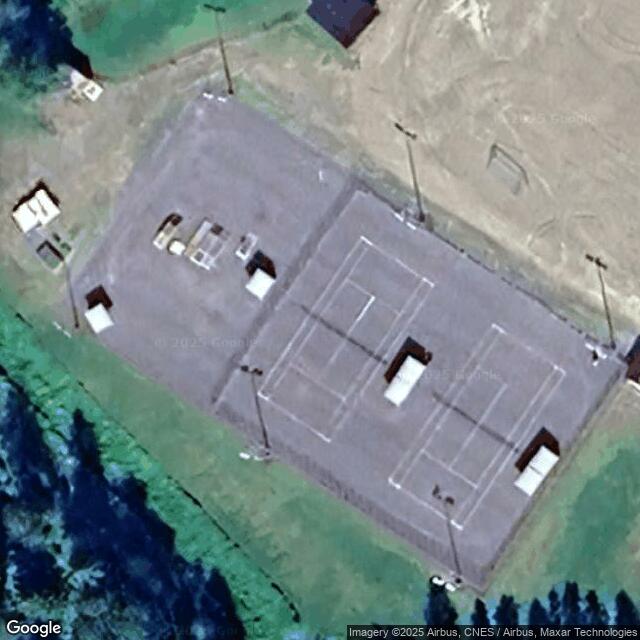 Ylikiimingin kirkonkylän tenniskenttä 1
