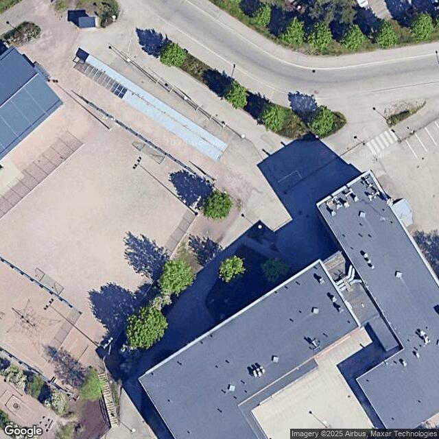 Ymmerstan koulun ulkokuntoiluvälineet