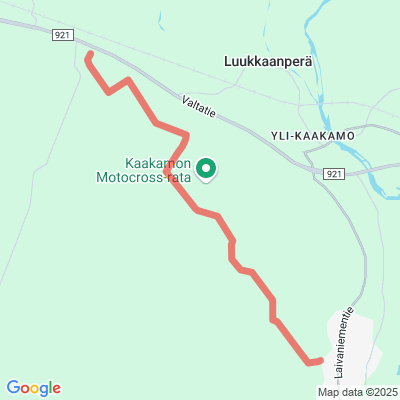 Kaakamon valaistu koiralatu