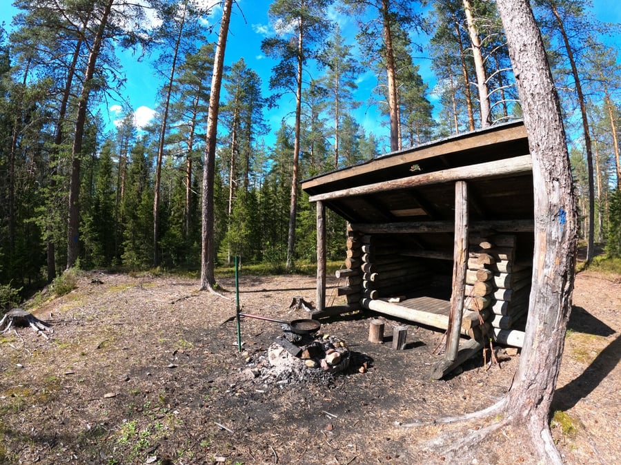Louhenkosken laavu Hyrynsalmi