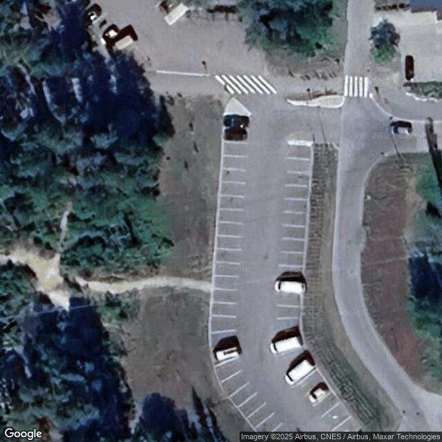 Tuomiojärven parkkipaikka (4 hrs)