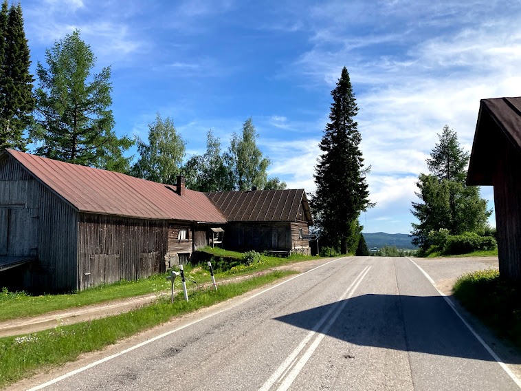 Vaarojen varjoissa maantiepyöräilykierros