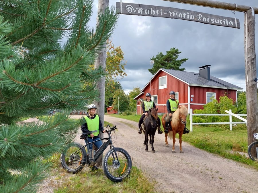 Satulasta satulaan, Ähtäri-Soini