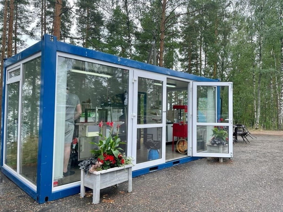 Karisalmen sillan kesäkioski