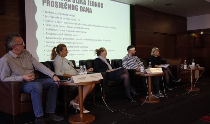 Zvyšování odolnosti proti dezinformacím: školící program pro rodiny, vyučující, novináře a širší veřejnost určený pro boj proti dezinformacím (Fáze I)