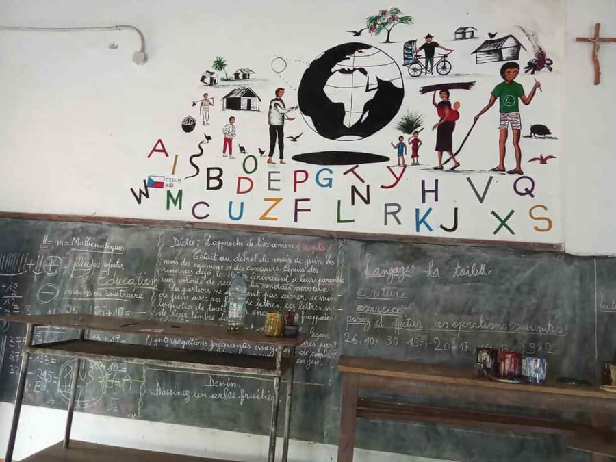 Rozšíření učení hrou ve Středoafrické republice - vzdělávací nástroje pro základní školy