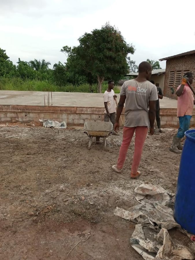 Výstavba dvou nových učeben pro Základní školu Saint Claret v Okondja