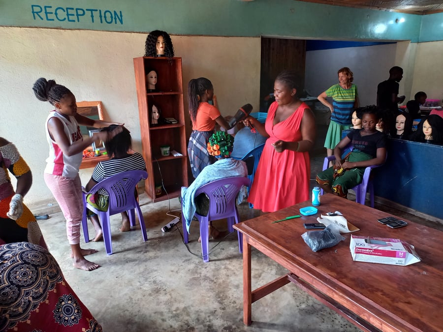 Odborná příprava a podnikání pro marginalizovanou mládež