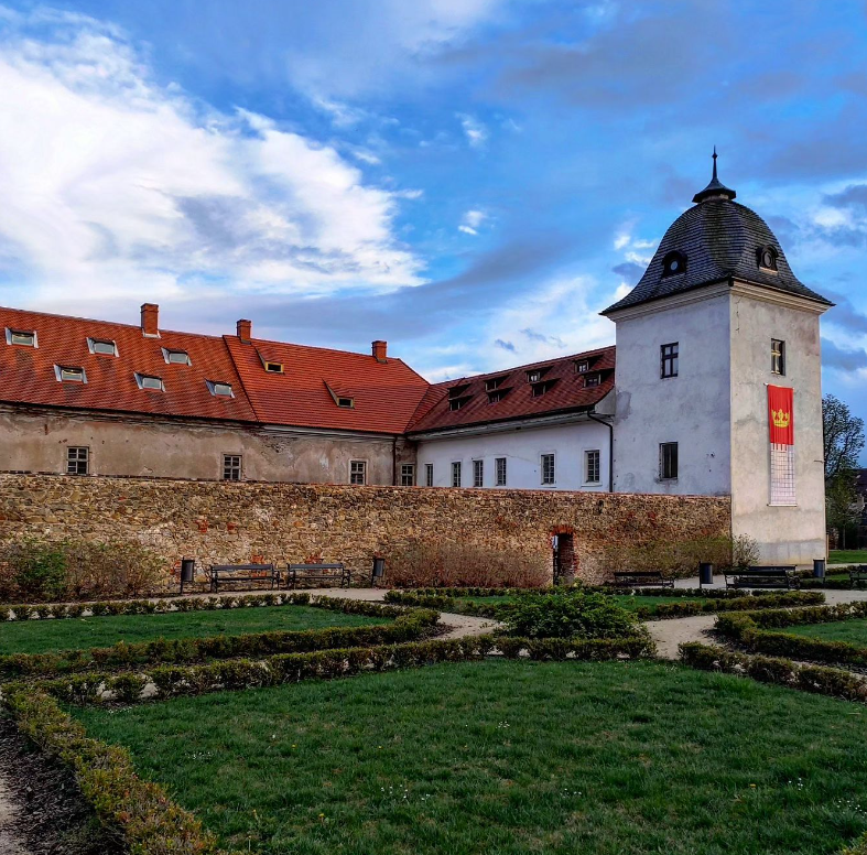 Zámek Králův Dvůr