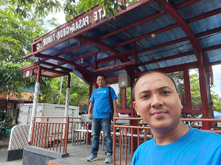 Halte Timur pasar gede