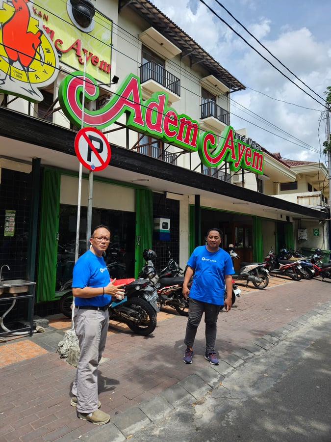 Rumah makan adem ayem