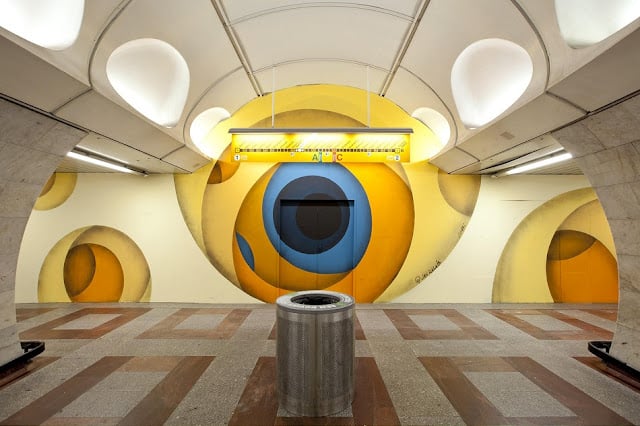 Andel station murals