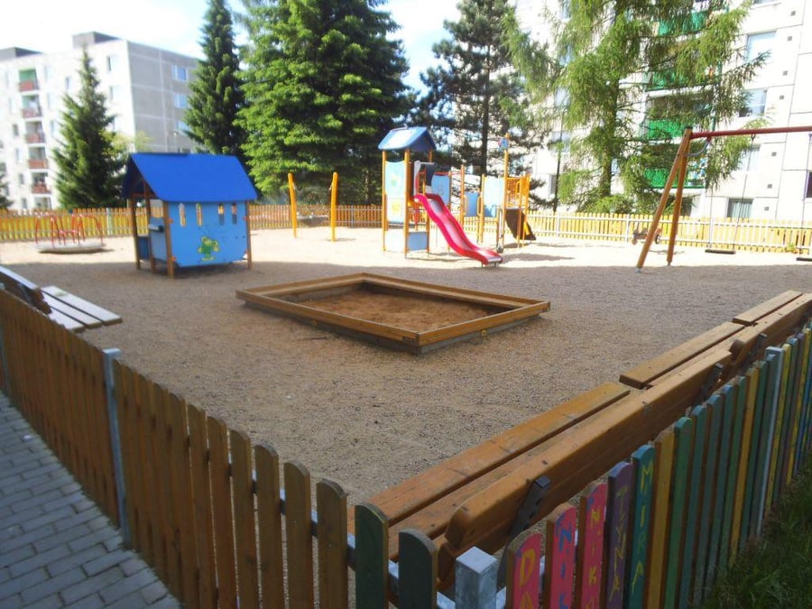 Dětské hřiště Rákosníček na sídlišti Lhotka