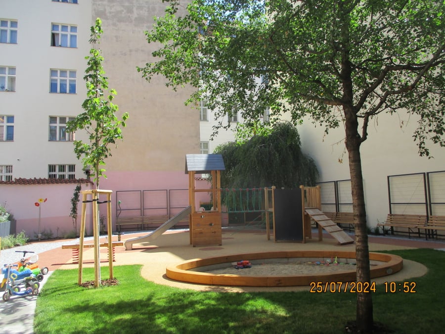 Dětské hřiště Za Haštalem, Praha 1