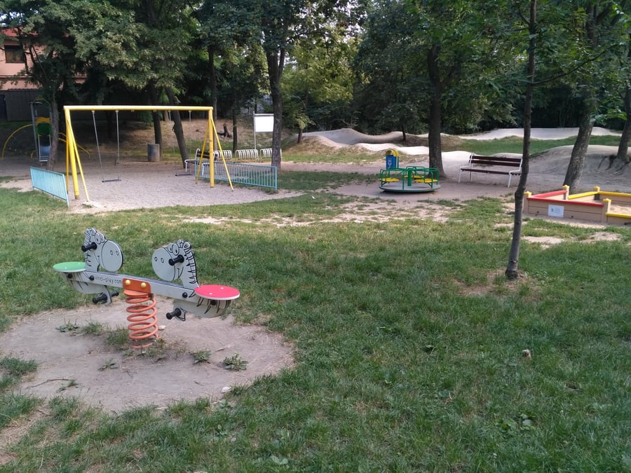 Detské ihrisko a pumptrack v lesoparku Vrakuňa