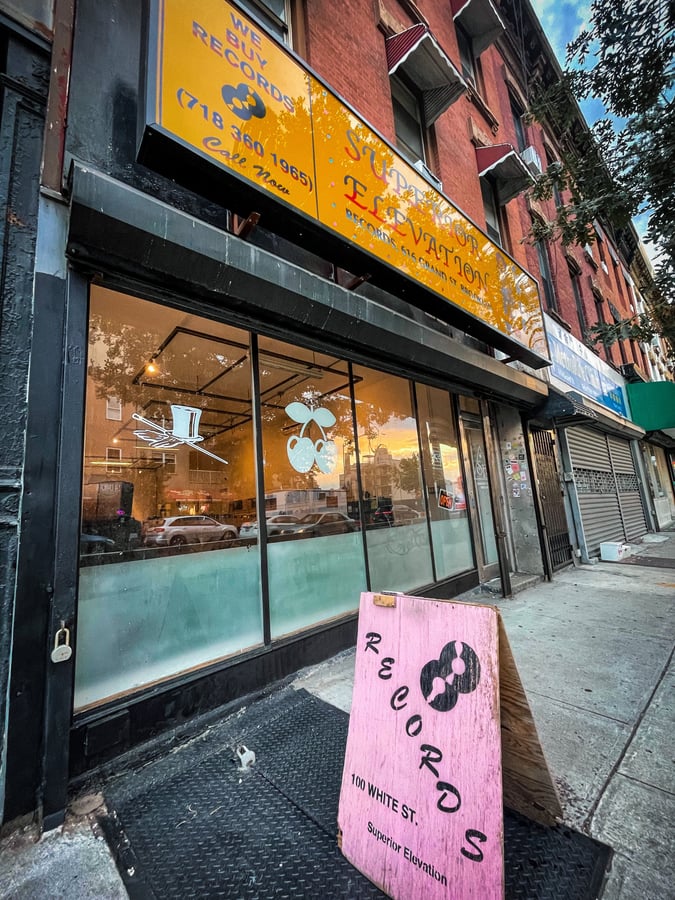 Superior Elevation Record Store / SE DJ SCHOOL