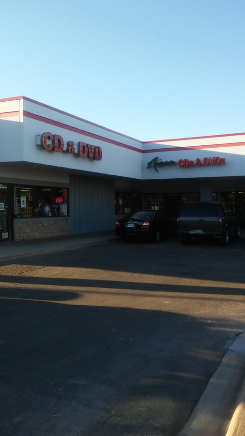 Angelo's CD's & Vinyl