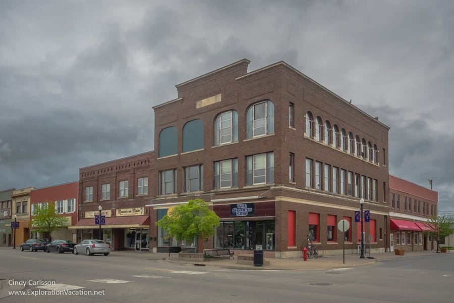 Intl Falls & Rainy Lake Convention and Visitors Bureau