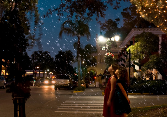 Thanksgiving Week | Naples Snowfall & Christmas Music on Third.