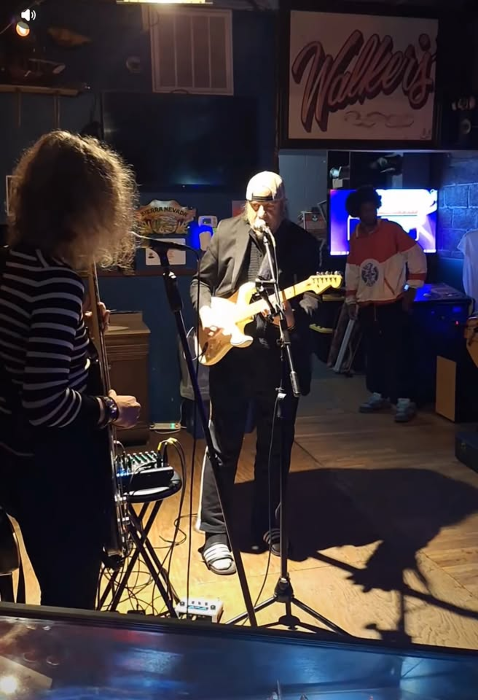 WALKER'S OPEN MIC MONDAYS