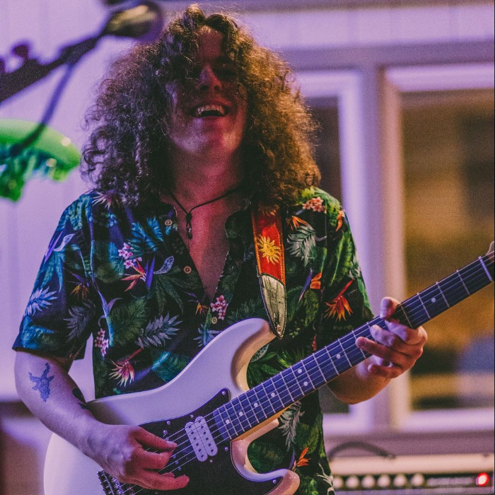 Thursday Live Music Series - Crisbie