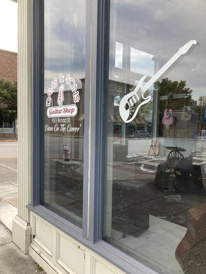 Davis & Sons Guitar Shop