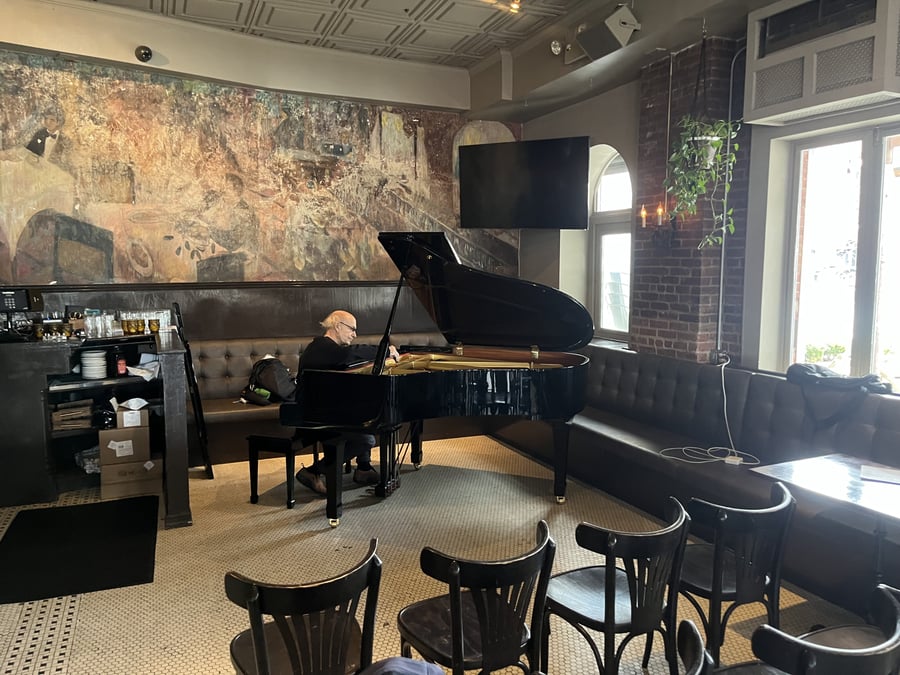 Mr & Mrs Piano Rentals