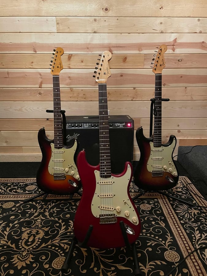 Edgewater Guitar Vault -We Buy Guitars!