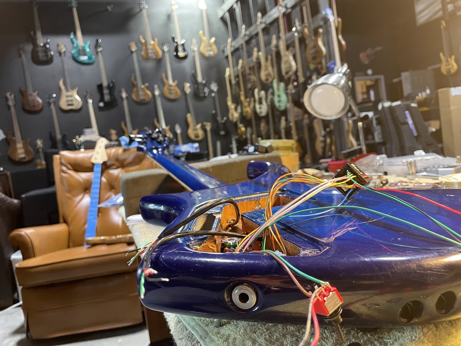 LowEnd Bass Shop - Bass Guitar shop / Service