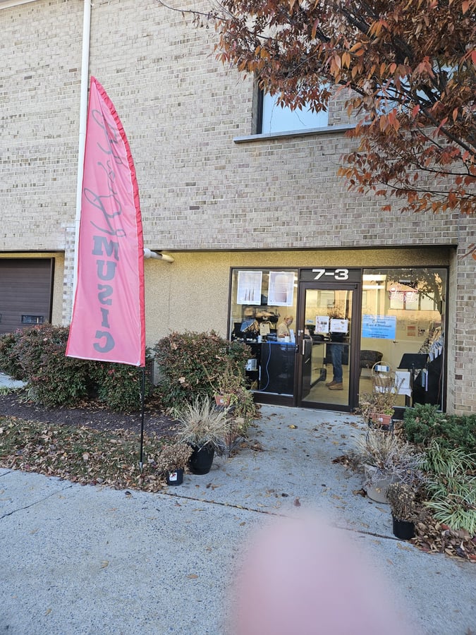 L & L Music-Wind Shop