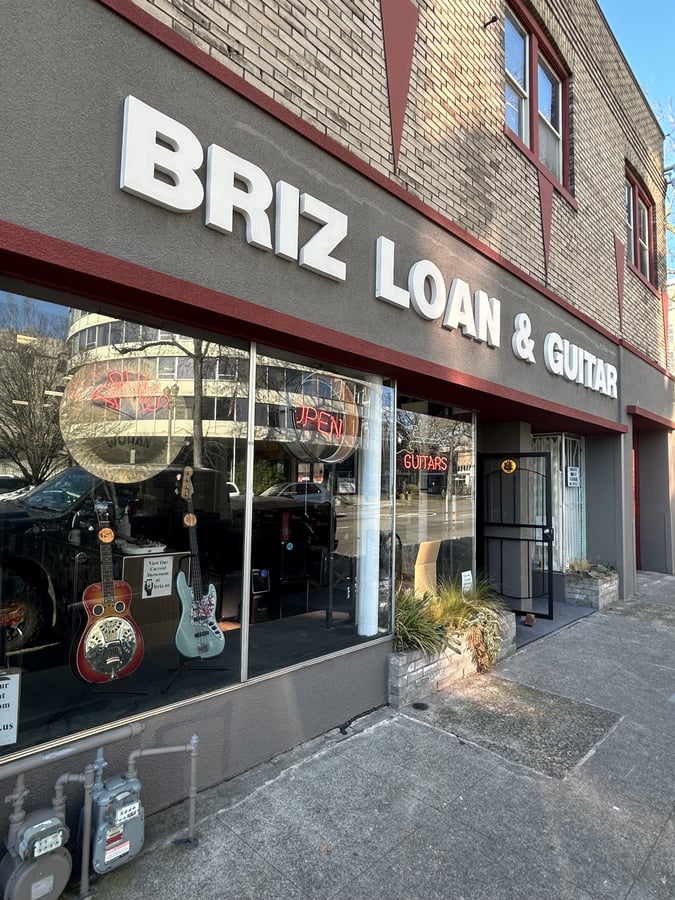 Briz Loan & Guitar