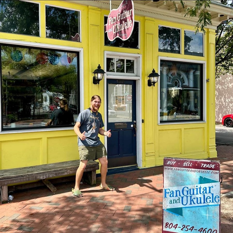 Fan Guitar and Ukulele