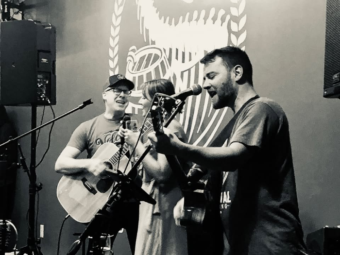 Live Music with Hill and Oaks!