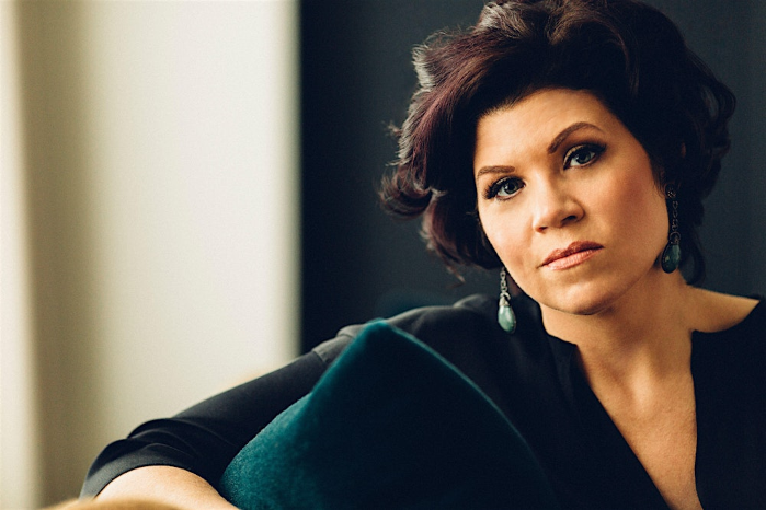 Typhanie Monique & Friends: a Jazzy Christmas with R&B