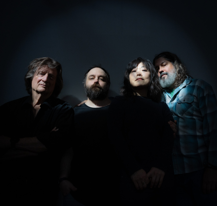 CHRIS SMITHER & The Motivators