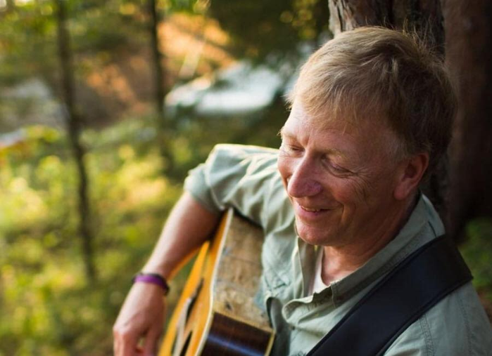 LIVE MUSIC-Xmas with Ted Feyder [Roundhouse Brewery]