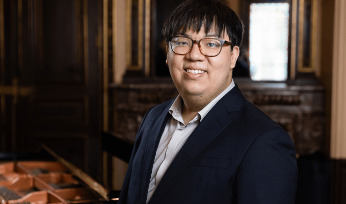 Zijian Wei performs Ravel and Liszt