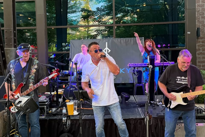 Maddie's presents Blue Sky Band