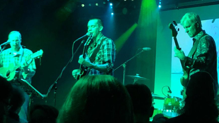 7 Chinese Bros - One Night of Classic REM