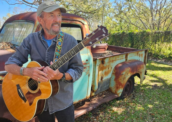 Live music with Gary Key