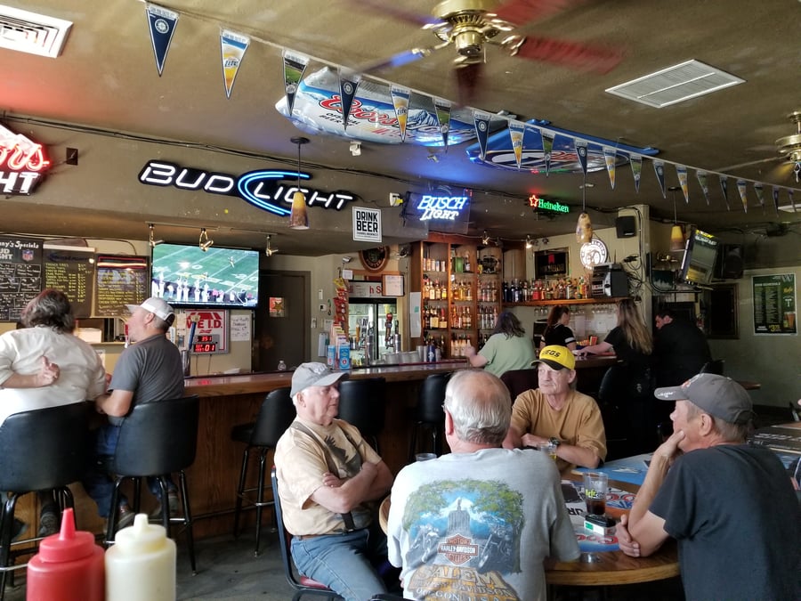 Holland's Bar & Grill