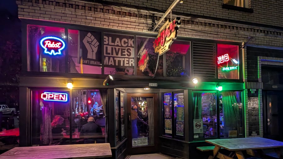 Laurelthirst Public House