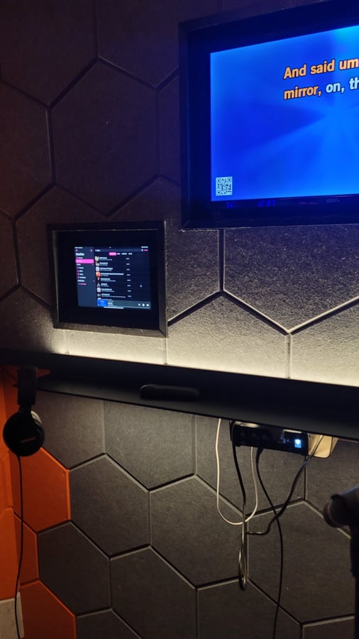 Studio 6 Karaoke Bar