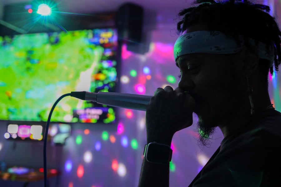 iSing Hawai'i Karaoke Bar & Grill