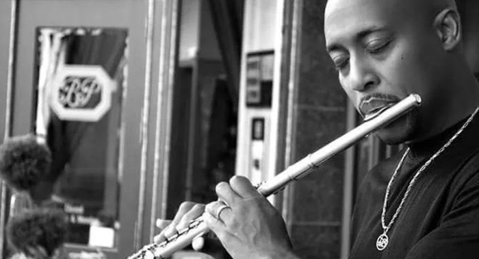 Happy Hour at the Brooks: Merry Medleys with Darryl Jones