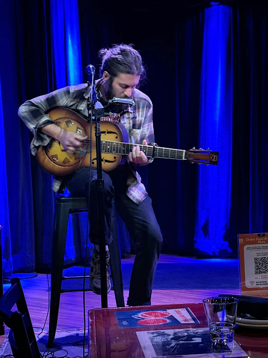 Micah Kesselring, Sunday Songwriter Series in the Spirit Room