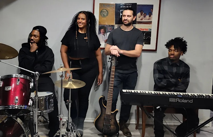 Valentine's Day - Gotcha Covered Ft. Grace Brown Live Music