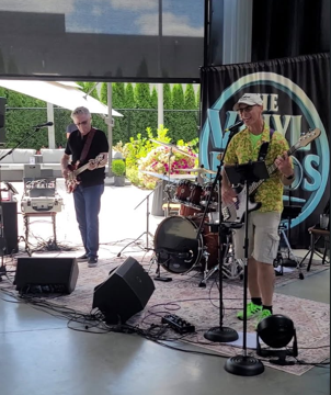 Live Music at Zesti - Vinyl Echos