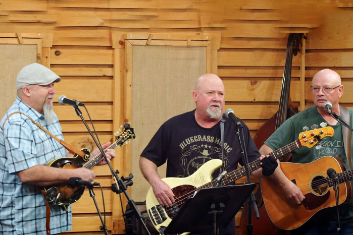 Dinner and Music with The Comptons