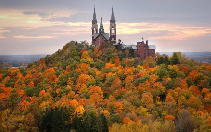 HIKE + HOLIDAY CONCERT + DINNER - Holy Hill
